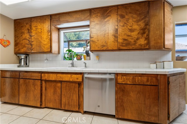 Detail Gallery Image 12 of 40 For 3909 Oakwood Pl, Riverside,  CA 92506 - 4 Beds | 3 Baths