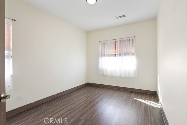 Detail Gallery Image 13 of 24 For 11613 216th, Lakewood,  CA 90715 - 3 Beds | 2/1 Baths