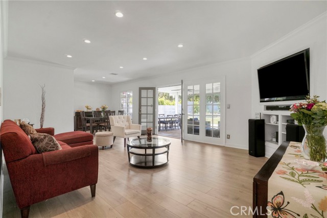 16619 Osborne Street, North Hills CA: https://media.crmls.org/medias/9aa4d299-1474-4e53-be5f-eff39e251a6a.jpg