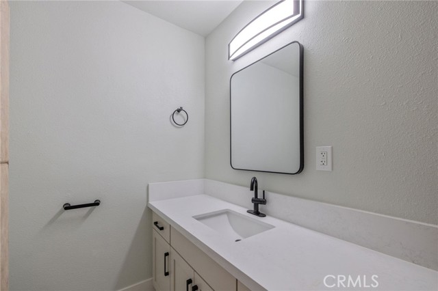 Detail Gallery Image 22 of 27 For 2452 S Holloway Ave, Fresno,  CA 93725 - 3 Beds | 1 Baths