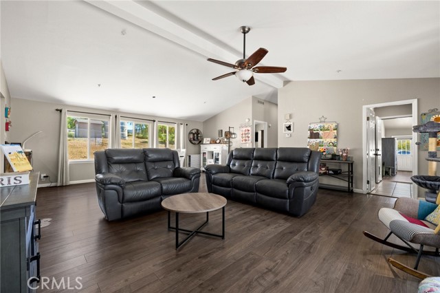 Detail Gallery Image 8 of 63 For 9259 Sierra Hwy, Agua Dulce,  CA 91390 - 4 Beds | 4 Baths