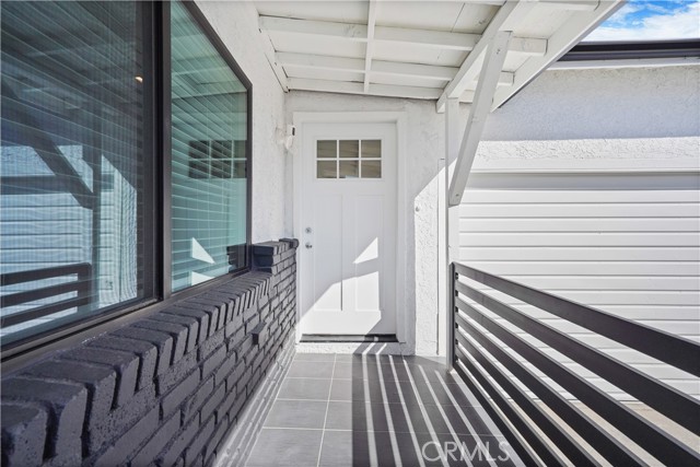 Detail Gallery Image 2 of 32 For 11031 Lull St, Sun Valley,  CA 91352 - 2 Beds | 1/1 Baths