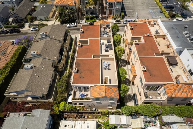 710 11th Street, Hermosa Beach CA: https://media.crmls.org/medias/9aa85653-51ab-4576-9ed3-e71dc0c71d4c.jpg