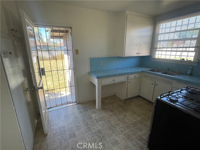 Detail Gallery Image 11 of 24 For 715 E Cocoa St, Compton,  CA 90221 - 2 Beds | 1 Baths