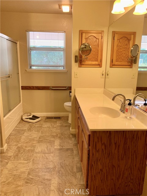 18427 Deer Hill, Hidden Valley Lake CA: https://media.crmls.org/medias/9aa91356-4d88-4533-862a-78e2dc0551e3.jpg