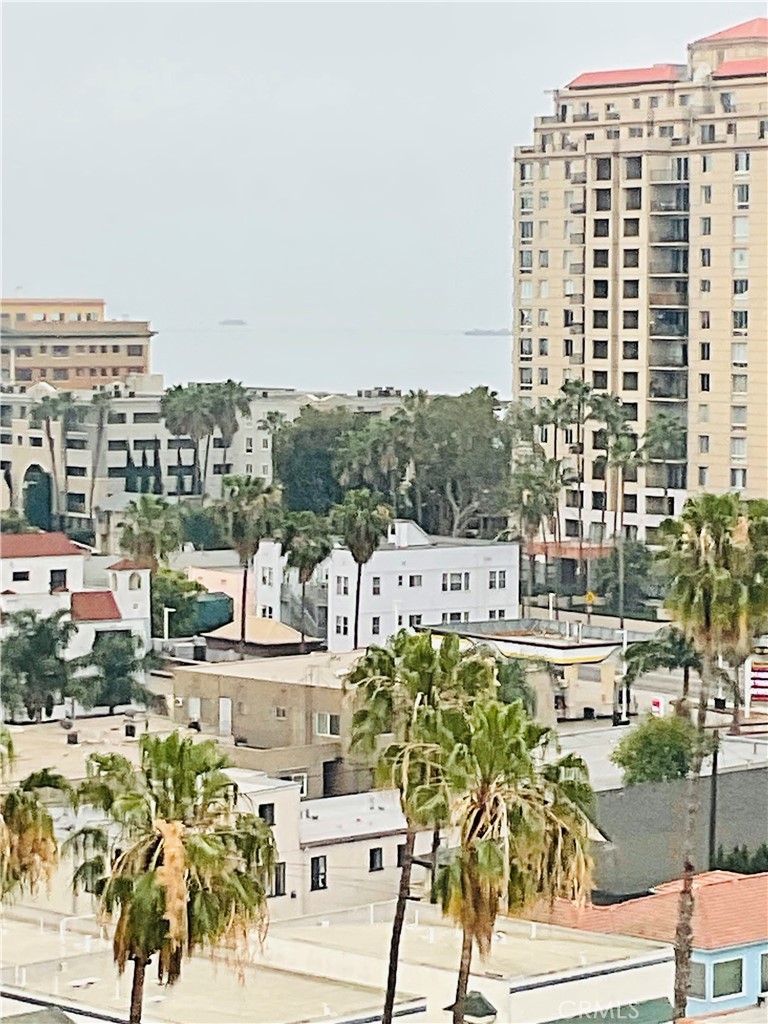 https://media.crmls.org/medias/9aa96aad-115b-4de5-9295-eeb34022358a.jpg?preset=X-Large