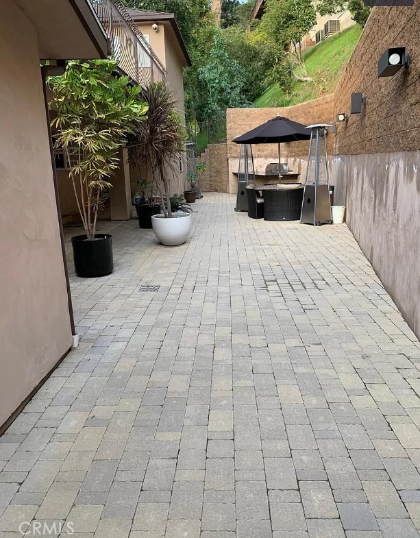 Detail Gallery Image 2 of 8 For 1338 N Jackson, Glendale,  CA 91207 - 3 Beds | 3 Baths