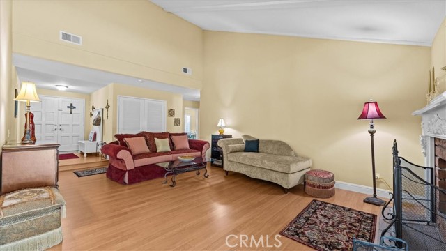 Detail Gallery Image 6 of 30 For 1667 Lakewood Ave, Upland,  CA 91784 - 3 Beds | 2 Baths