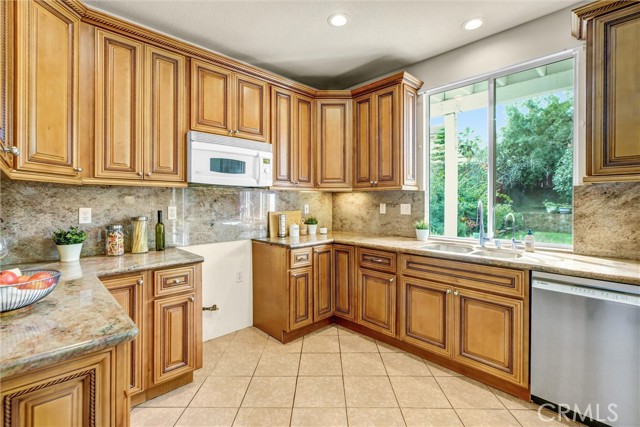 Detail Gallery Image 11 of 61 For 15155 Trail View Ct, Sylmar,  CA 91342 - 5 Beds | 4 Baths