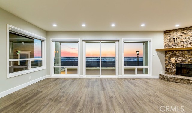 Detail Gallery Image 8 of 36 For 304 the Strand, Manhattan Beach,  CA 90266 - 4 Beds | 4/1 Baths
