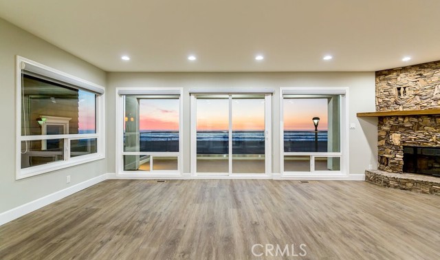 Detail Gallery Image 8 of 36 For 304 the Strand, Manhattan Beach,  CA 90266 - 4 Beds | 4/1 Baths