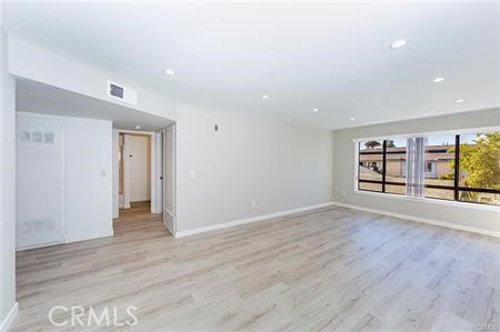 Detail Gallery Image 2 of 9 For 835 E Lomita Ave #202,  Glendale,  CA 91205 - 2 Beds | 1 Baths