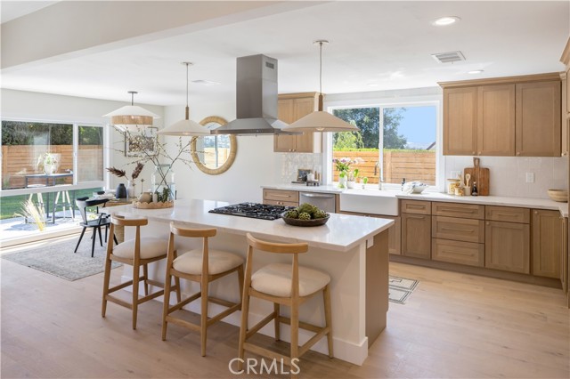 25652 Cervantes Lane, Mission Viejo CA: https://media.crmls.org/medias/9aab5351-76c9-4a52-82b3-ab5c7645e410.jpg