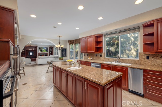 Detail Gallery Image 8 of 45 For 6471 Frampton Cir, Huntington Beach,  CA 92648 - 5 Beds | 4/1 Baths