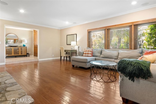 20451 Bermuda Street, Chatsworth CA: https://media.crmls.org/medias/9aac1349-7f16-4350-91c8-ce5b0497fb19.jpg