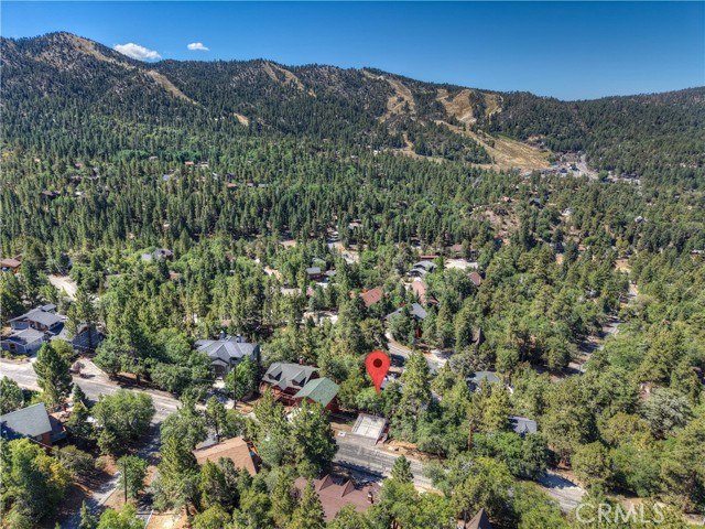 Detail Gallery Image 2 of 46 For 43659 Wolf Rd, Big Bear Lake,  CA 92315 - 4 Beds | 2 Baths