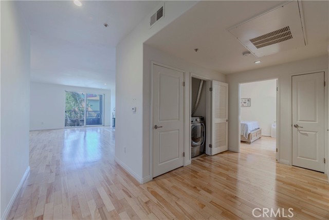 4568 W 1st Street, Los Angeles CA: https://media.crmls.org/medias/9aad2d7f-1514-4294-bd6b-ca655917f1f5.jpg
