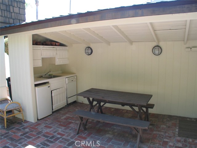 Detail Gallery Image 10 of 16 For 1610 Park Ave, Newport Beach,  CA 92662 - 3 Beds | 2 Baths