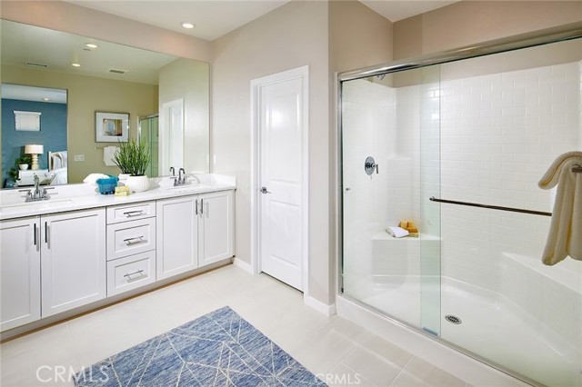 Detail Gallery Image 5 of 8 For 4084 Spring Ln, Corona,  CA 92883 - 3 Beds | 2/1 Baths