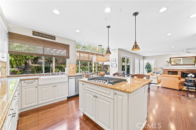 22432 Rosebriar, Mission Viejo CA: https://media.crmls.org/medias/9aadf61c-ffa9-4f03-8eb6-8a67c8813bb4.jpg