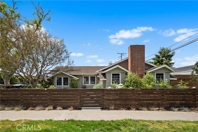 3272 Woodstock Road, Los Alamitos CA: https://media.crmls.org/medias/9aae488c-21c1-45a6-b170-348f1b57a7e5.jpg