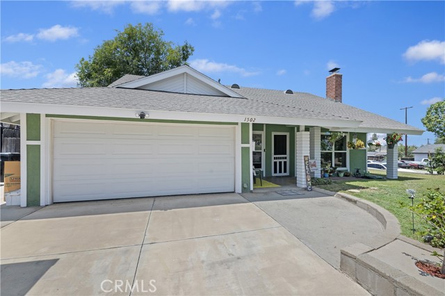 1502 S Merrill Street, Corona CA: https://media.crmls.org/medias/9aaf2945-894a-4401-9548-c48e459bd9ff.jpg