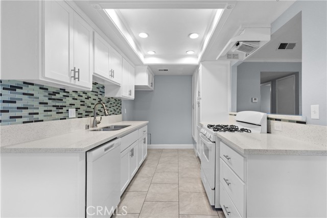 1477 Clemson Way Way, Riverside CA: https://media.crmls.org/medias/9aaf5055-57ac-47c8-9cce-c0351e2ff1ef.jpg