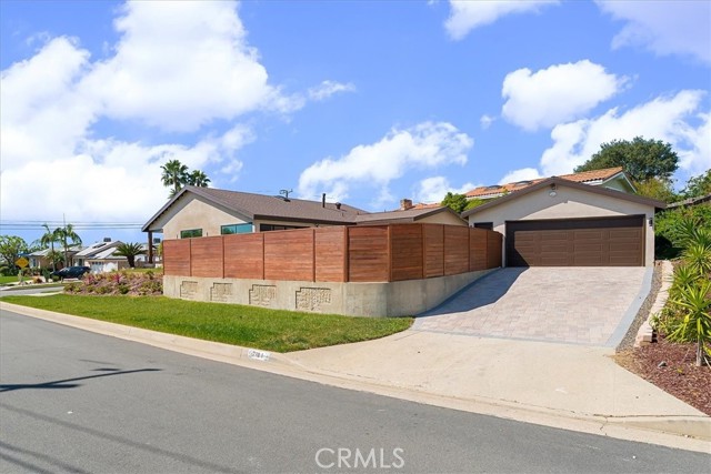 Detail Gallery Image 2 of 36 For 2704 Vista Mesa, Rancho Palos Verdes,  CA 90275 - 5 Beds | 2/1 Baths