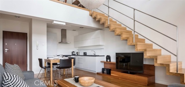 Detail Gallery Image 3 of 6 For 158 E 2nd St, Pomona,  CA 91766 - – Beds | – Baths