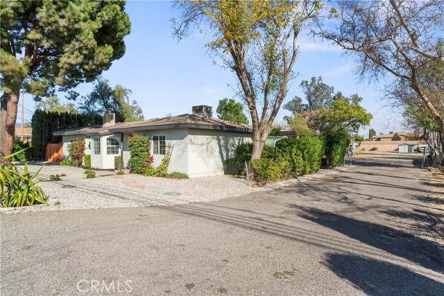 193 Maple Avenue, Fontana, California 92335, 3 Bedrooms Bedrooms, ,1 BathroomBathrooms,Single Family Residence,For Sale,Maple,IG25018978