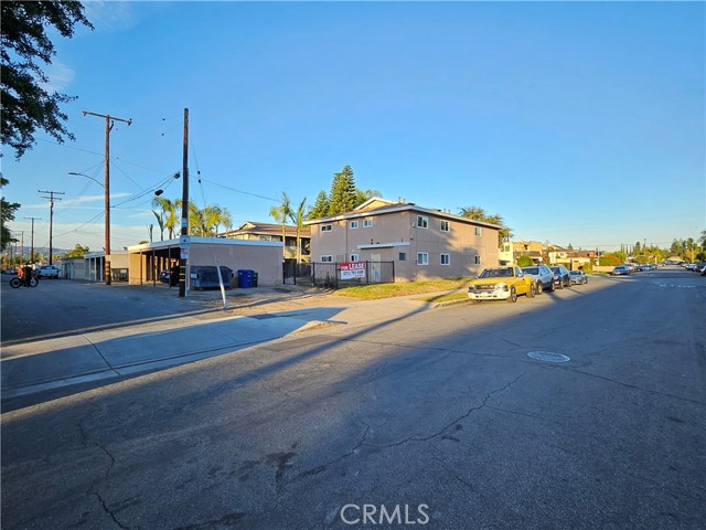 Detail Gallery Image 6 of 17 For 1381 Burwood St #3,  La Habra,  CA 90631 - 2 Beds | 2 Baths