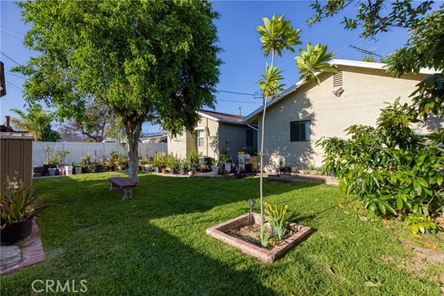 Detail Gallery Image 38 of 40 For 10049 Langdon, –,  CA 91345 - 3 Beds | 3 Baths