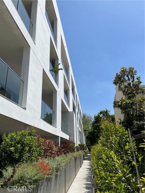 Detail Gallery Image 27 of 32 For 838 N Kings Rd #102,  West Hollywood,  CA 90069 - 2 Beds | 2/1 Baths