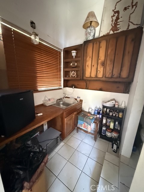 https://media.crmls.org/medias/9ab18142-8738-4adb-80ca-61faf88d5427.jpg?preset=X-Large