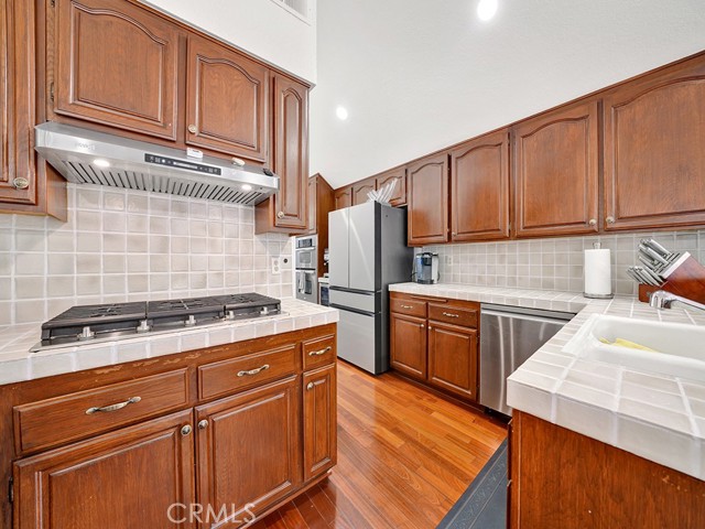 Detail Gallery Image 16 of 29 For 2463 Irvine Ave #B2,  Costa Mesa,  CA 92627 - 3 Beds | 2 Baths