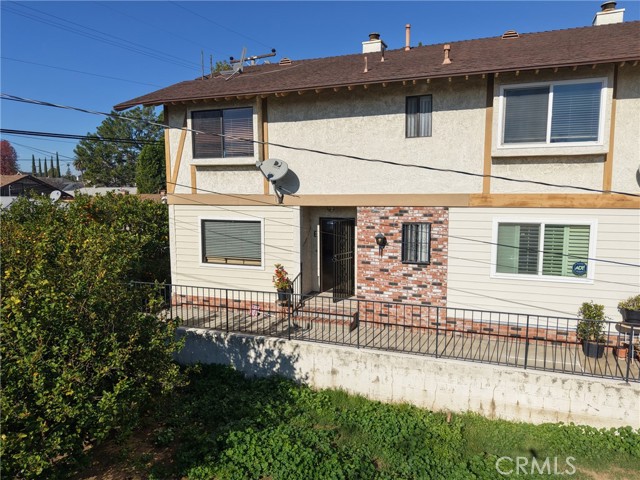 Detail Gallery Image 2 of 26 For 105 N El Molino St #E,  Alhambra,  CA 91801 - 2 Beds | 2/1 Baths