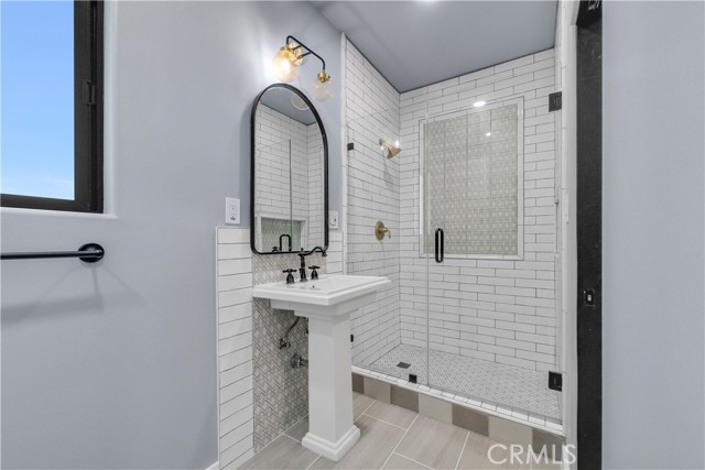 Detail Gallery Image 22 of 42 For 441 E 17th St, Long Beach,  CA 90813 - – Beds | – Baths