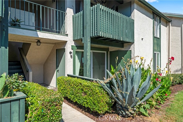 23254 Orange Avenue, Lake Forest CA: https://media.crmls.org/medias/9ab2b397-60fa-4338-85fe-109ef65c3955.jpg