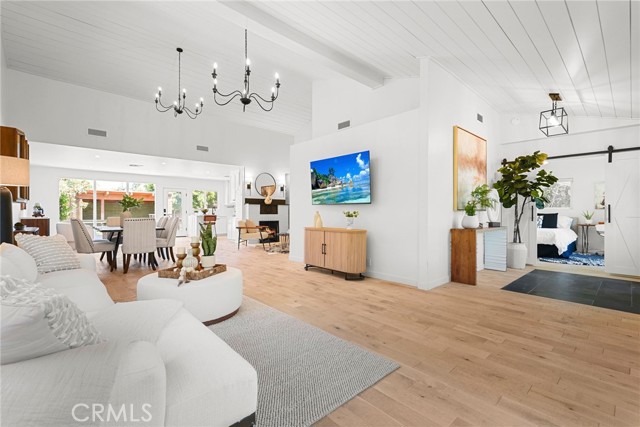 Detail Gallery Image 7 of 26 For 1321 W Morningside Dr, Burbank,  CA 91506 - 2 Beds | 2 Baths