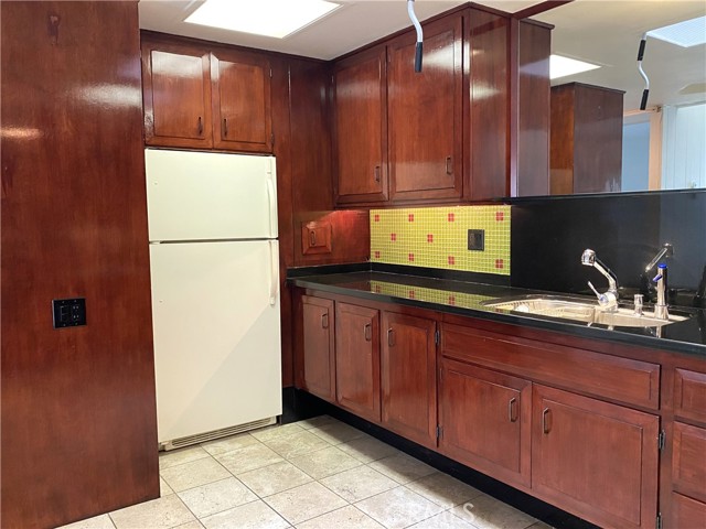 Detail Gallery Image 6 of 13 For 1361 Weeburn Rd., M4-73i, Seal Beach,  CA 90740 - 1 Beds | 1 Baths