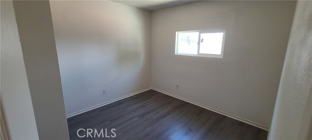 Detail Gallery Image 11 of 17 For 421 Royal Cir, Corona,  CA 92879 - 4 Beds | 2 Baths