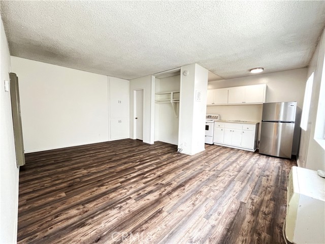 Detail Gallery Image 3 of 9 For 1933 Pelham Ave #2,  Los Angeles,  CA 90025 - 0 Beds | 1 Baths