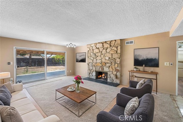 9946 Ruffner Avenue, North Hills CA: https://media.crmls.org/medias/9ab55ceb-00da-4d85-a3d2-fc6847256ddf.jpg