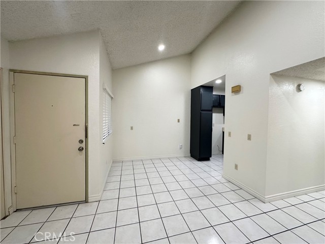 Detail Gallery Image 4 of 14 For 22800 Hilton Head #304,  Diamond Bar,  CA 91765 - 2 Beds | 2 Baths