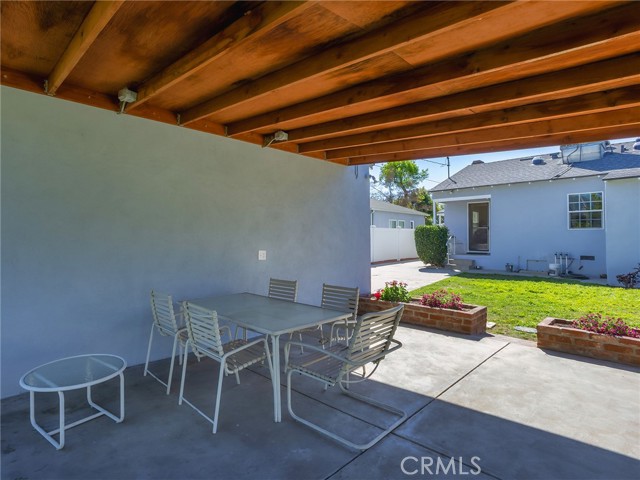 Detail Gallery Image 32 of 45 For 228 N Beachwood Dr, Burbank,  CA 91506 - 3 Beds | 1 Baths