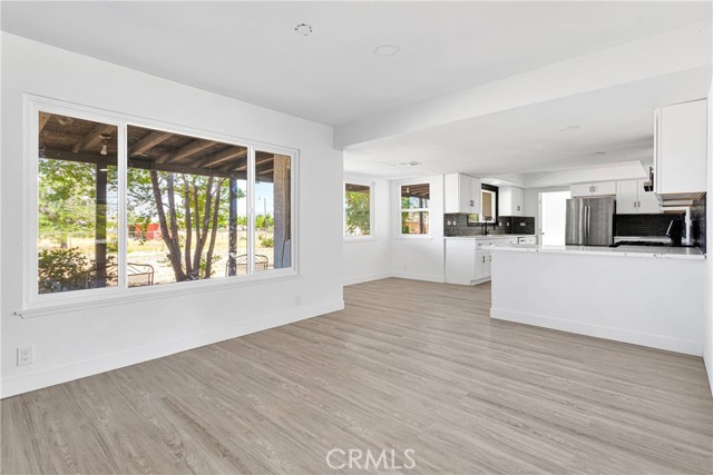 14855 Flathead Road, Apple Valley CA: https://media.crmls.org/medias/9ab60997-7643-4a41-b98d-00b451d841bf.jpg