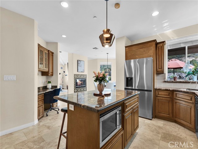 1124 Kathleen Drive, Newbury Park CA: https://media.crmls.org/medias/9ab68087-2b4b-46c5-bb52-adb4d2b60a29.jpg