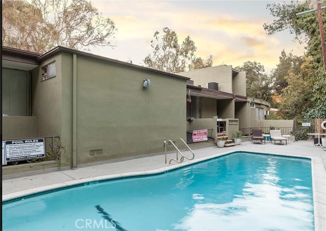 Detail Gallery Image 17 of 18 For 3625 Fredonia Dr #4,  Hollywood Hills,  CA 90068 - 2 Beds | 2 Baths