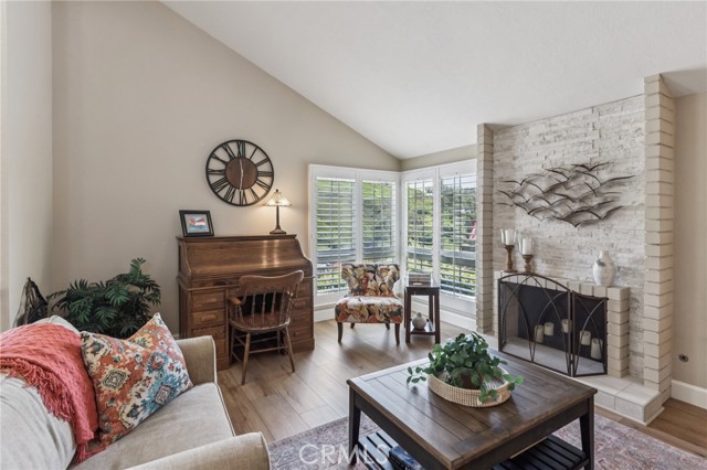 27201 Via Aurora, Mission Viejo CA: https://media.crmls.org/medias/9ab6fecd-bead-4c8c-a6cf-35c628fdbe0d.jpg