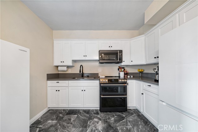 Detail Gallery Image 5 of 25 For 800 N Eucalyptus Ave #108,  Inglewood,  CA 90302 - 2 Beds | 1 Baths
